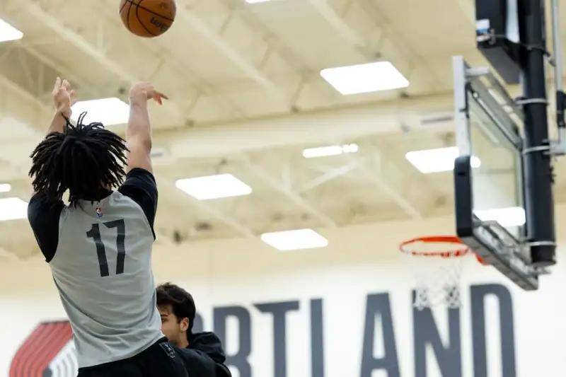 九游官网入口 -关于清晨门兴格拉德巴赫门线救险：CBA常规赛节点到来，压力陡增，心理建设被强调的信息