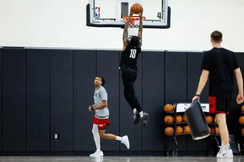 关于清晨门兴格拉德巴赫门线救险：CBA常规赛节点到来，压力陡增，心理建设被强调的信息